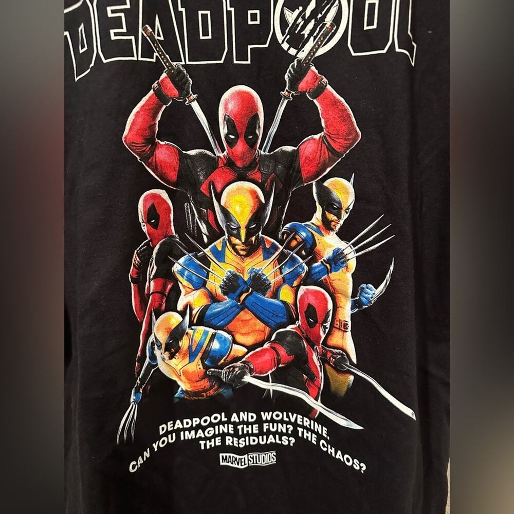 NWOT Marvel Disney Deadpool & Wolverine Movie Mashup front & back logo tee sz L - Picture 3 of 5